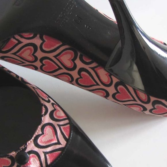 new MARC JACOBS whimsical heart black toe pumps 6 Italy - Picture 10 of 10